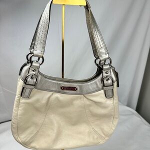 Coach Rare EUC white Lynn Hobo 3 compartment bag